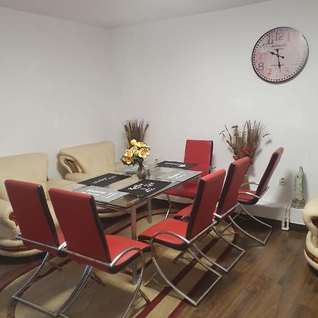 Relax Haus Hunedoara Exterior photo