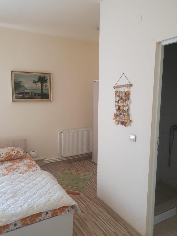 Relax Haus Hunedoara Exterior photo