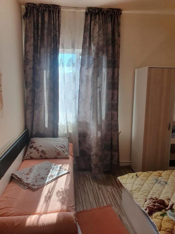 Relax Haus Hunedoara Exterior photo